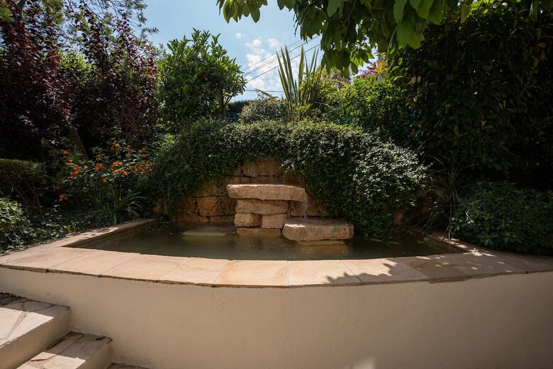 Modern Provençal Elegance in Cap d’Antibes - Antibes, France