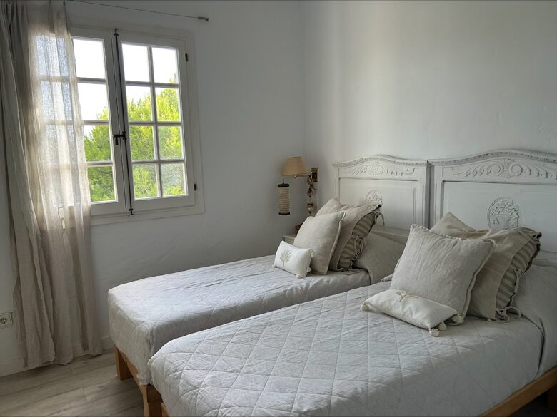 Inviting Menorcan Escape with Pool Access - Ciutadella de Menorca, Spain