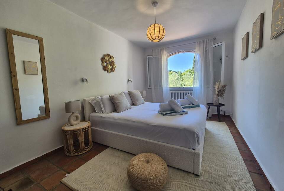 Sunlit Sophistication near Cannes - Cannes, France