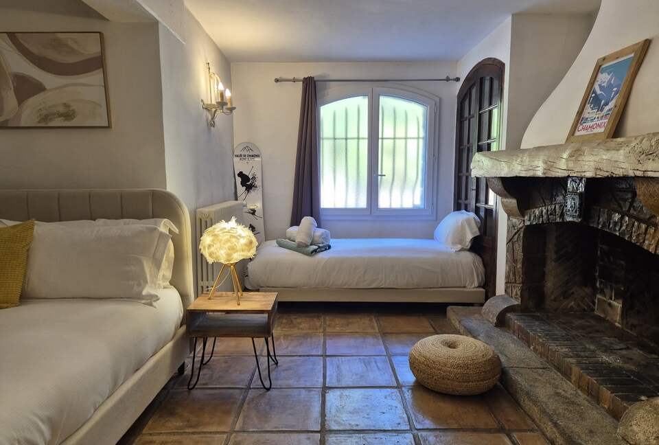 Sunlit Sophistication near Cannes - Cannes, France