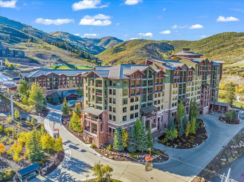 Ground-Level Condo in Park City’s Canyons Village with Panoramic Vistas - Park City, Utah