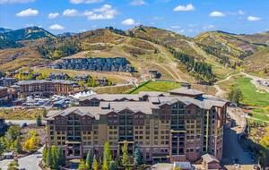 Ground-Level Condo in Park City’s Canyons Village with Panoramic Vistas - Park City, Utah