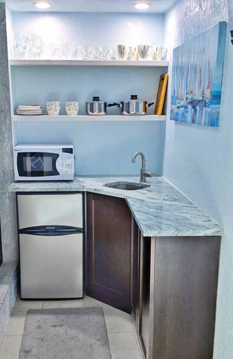 Mother-in-Law Suite Kitchenette