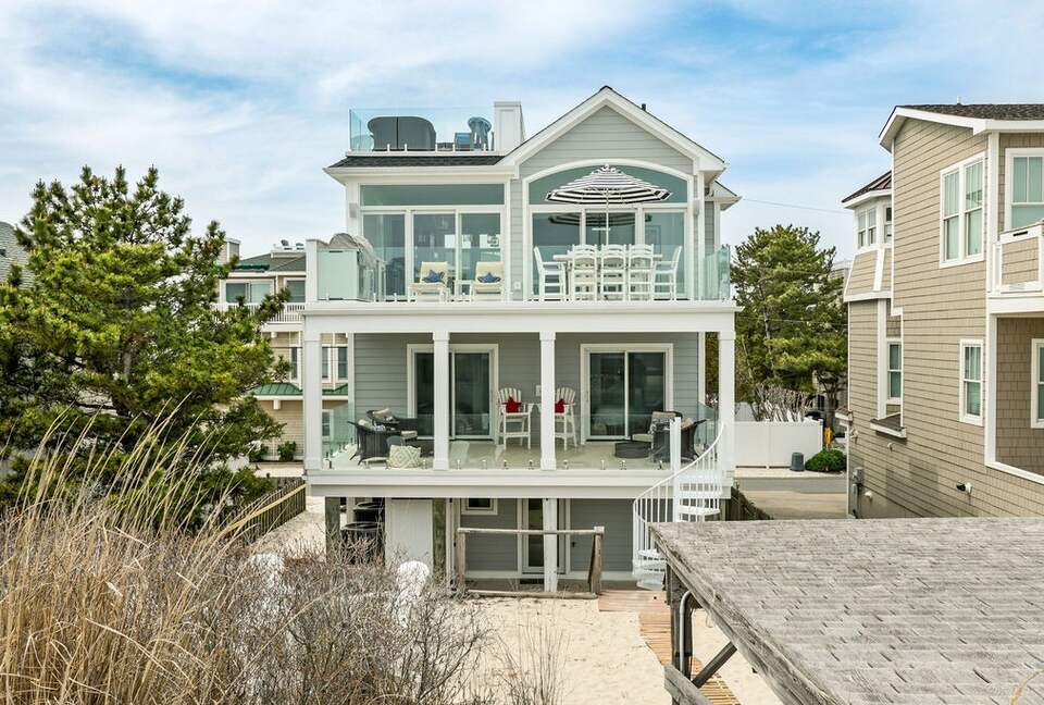 Surf City Beachfront Haven - Surf City, New Jersey