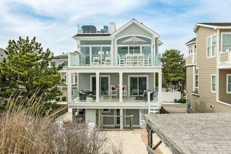 Surf City Beachfront Haven - Surf City, New Jersey