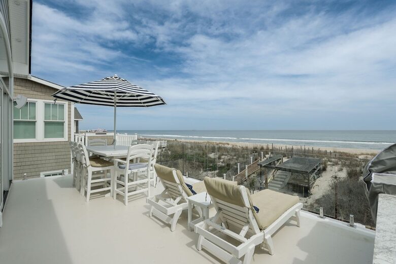 Surf City Beachfront Haven - Surf City, New Jersey
