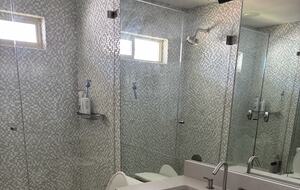 Waterfront Luxury on Lake LBJ | Dock, Outdoor Kitchen & Sunset Views - Horseshoe Bay, Texas