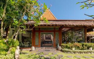 Authentic Balinese Villa with Saltwater Pool & Yoga Pavilion - Canggu, Indonesia