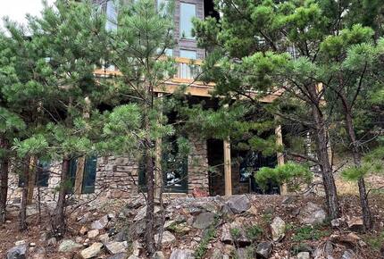 Elevated Views | Refined Massanutten Mountain Retreat - McGaheysville, Virginia