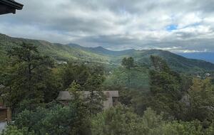 Elevated Views | Refined Massanutten Mountain Retreat - McGaheysville, Virginia