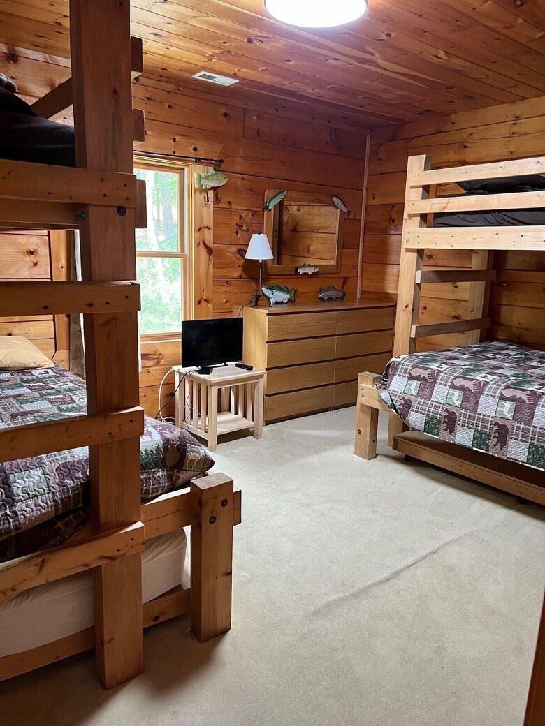 Elevated Views | Refined Massanutten Mountain Retreat - McGaheysville, Virginia