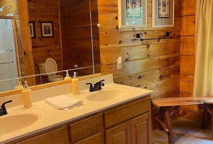 Elevated Views | Refined Massanutten Mountain Retreat - McGaheysville, Virginia