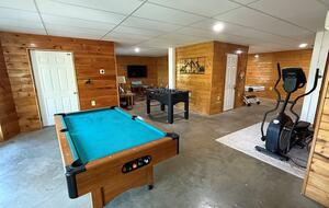 Elevated Views | Refined Massanutten Mountain Retreat - McGaheysville, Virginia