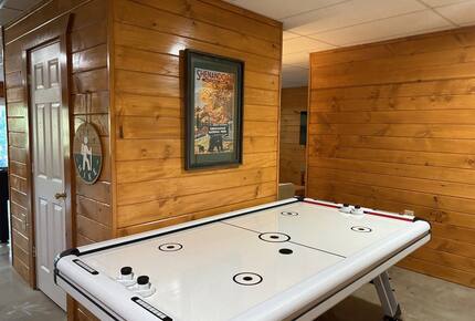 Elevated Views | Refined Massanutten Mountain Retreat - McGaheysville, Virginia