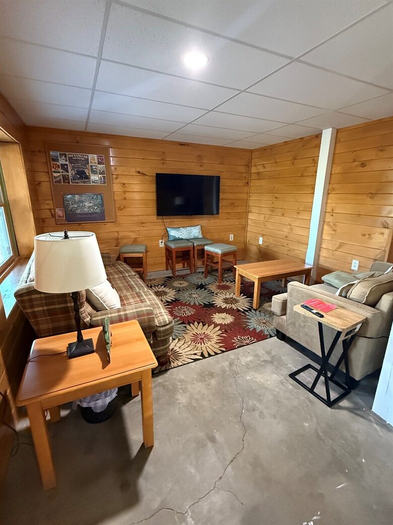 Elevated Views | Refined Massanutten Mountain Retreat - McGaheysville, Virginia