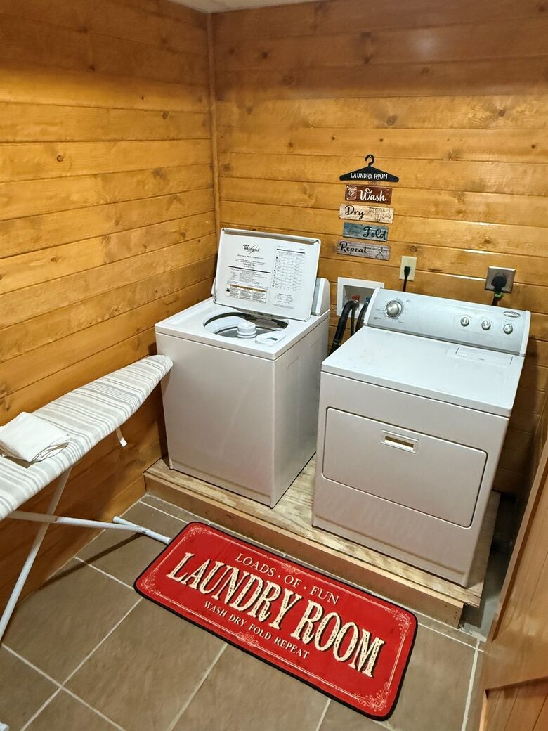 Elevated Views | Refined Massanutten Mountain Retreat - McGaheysville, Virginia