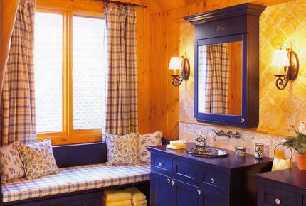 Mountain Estate - Piedmont, Canada
