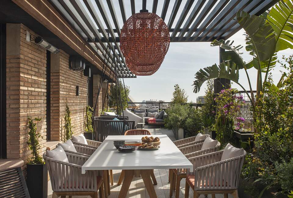 Outdoor Dining Table w/heaters and sunscreen (seats 8)