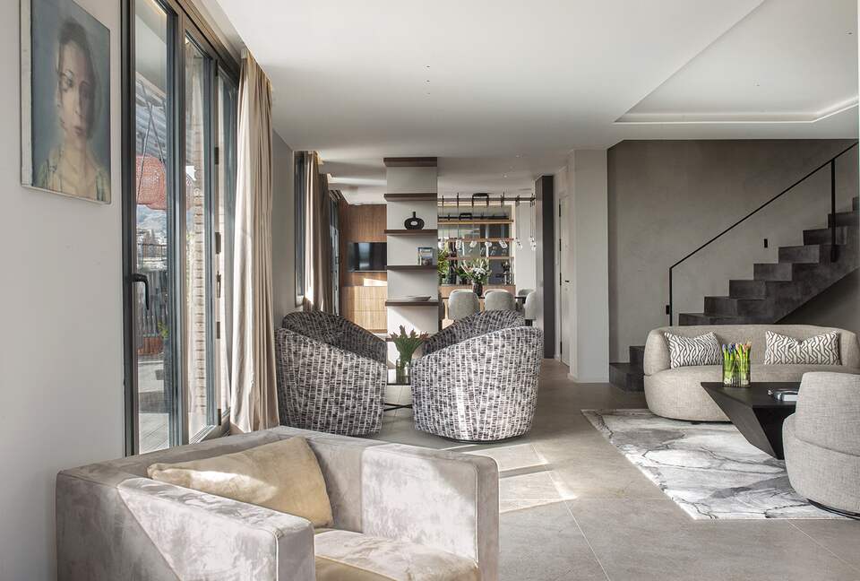 Luxury Urban Retreat Steps from Passeig de Gracia - Barcelona, Spain