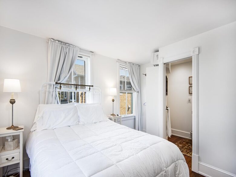 Victorian Coastal Elegance in Barnegat Light - Barnegat Light, New Jersey