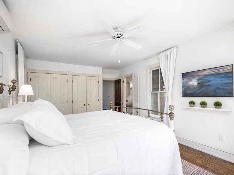 Victorian Coastal Elegance in Barnegat Light - Barnegat Light, New Jersey