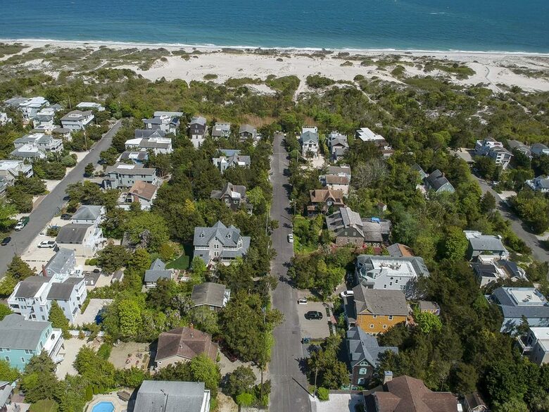 Victorian Coastal Elegance in Barnegat Light - Barnegat Light, New Jersey