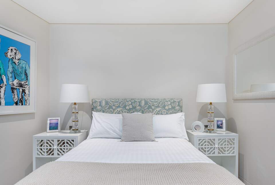 Contemporary Beachside Penthouse with Panoramic Sea Views - Bronte, Australia