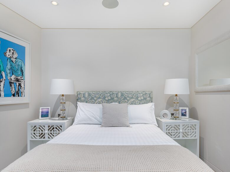 Contemporary Beachside Penthouse with Panoramic Sea Views - Bronte, Australia