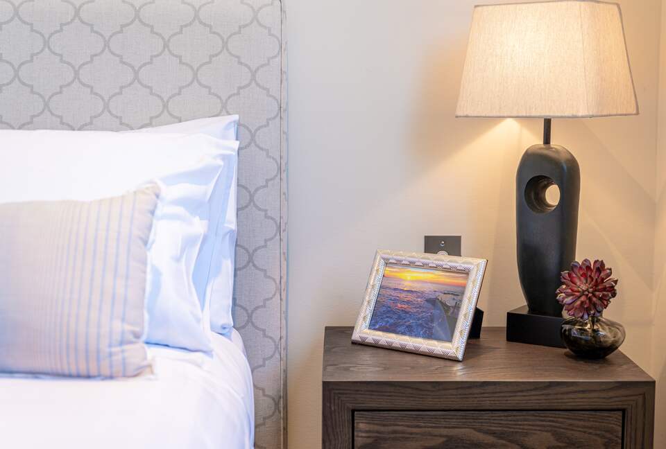 Contemporary Beachside Penthouse with Panoramic Sea Views - Bronte, Australia