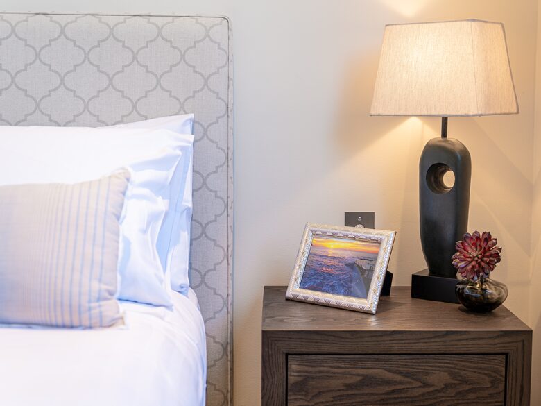 Contemporary Beachside Penthouse with Panoramic Sea Views - Bronte, Australia