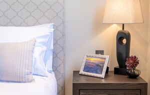 Contemporary Beachside Penthouse with Panoramic Sea Views - Bronte, Australia