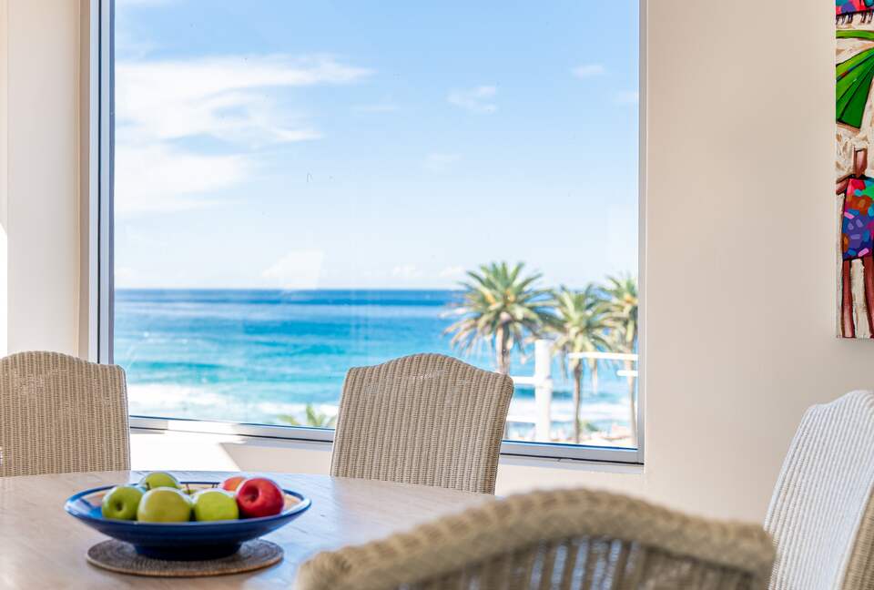 Contemporary Beachside Penthouse with Panoramic Sea Views - Bronte, Australia