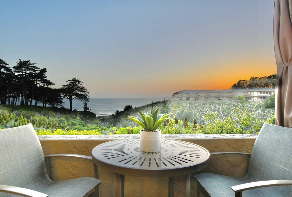 Inviting Seascape Condo by the Shore - Aptos, California