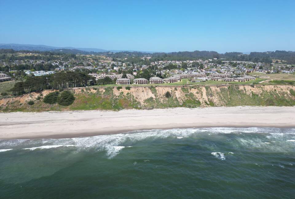 Inviting Seascape Condo by the Shore - Aptos, California