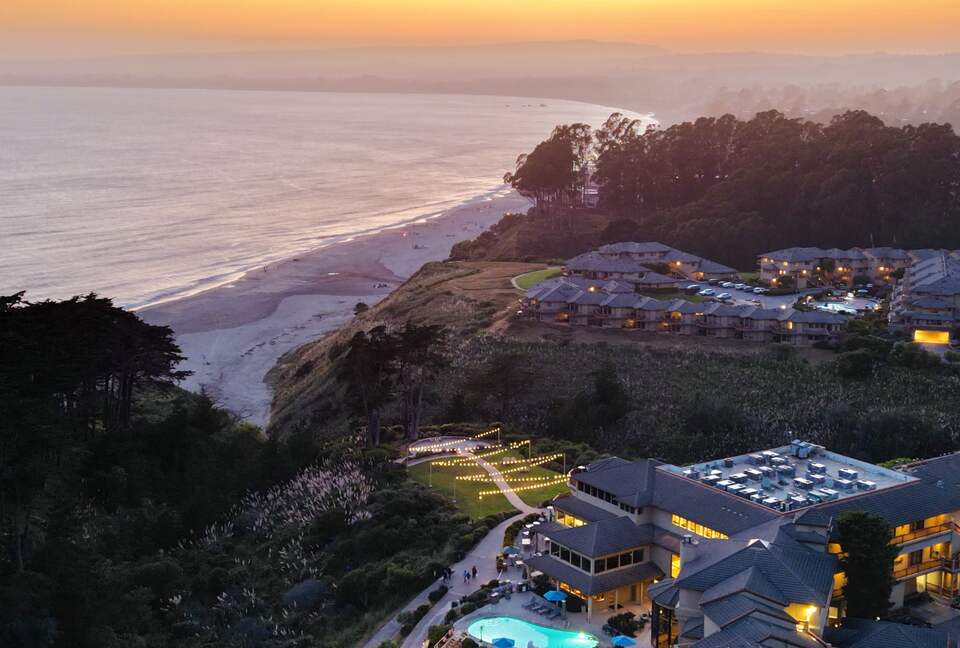 Inviting Seascape Condo by the Shore - Aptos, California