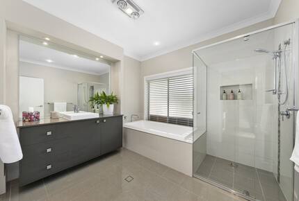 Mistletoe Lakehouse in the Heart of the Hunter Valley - Pokolbin, Australia