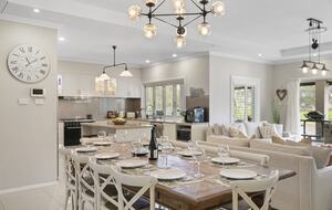 Mistletoe Lakehouse in the Heart of the Hunter Valley - Pokolbin, Australia