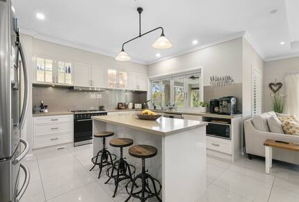 Mistletoe Lakehouse in the Heart of the Hunter Valley - Pokolbin, Australia