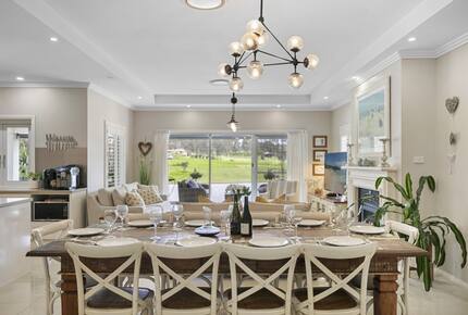 Mistletoe Lakehouse in the Heart of the Hunter Valley - Pokolbin, Australia