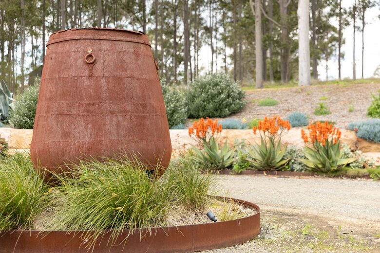 Mistletoe Lakehouse in the Heart of the Hunter Valley - Pokolbin, Australia
