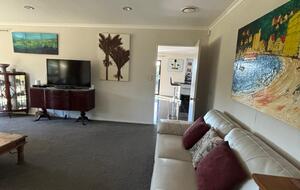 Sunlit Serenity on the Kapiti Coast - Paraparaumu, New Zealand