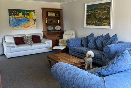 Sunlit Serenity on the Kapiti Coast - Paraparaumu, New Zealand