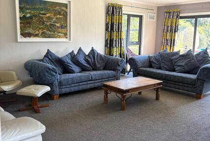 Sunlit Serenity on the Kapiti Coast - Paraparaumu, New Zealand