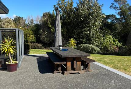 Sunlit Serenity on the Kapiti Coast - Paraparaumu, New Zealand