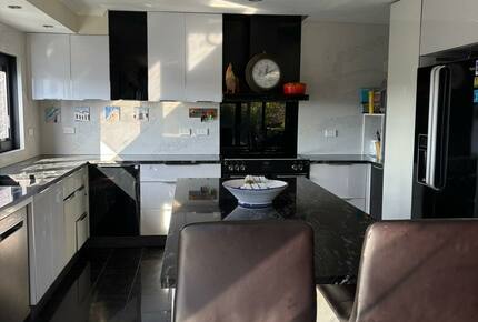 Sunlit Serenity on the Kapiti Coast - Paraparaumu, New Zealand