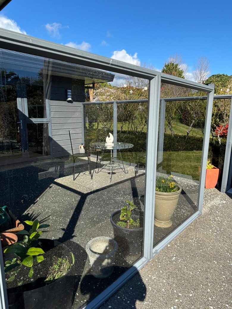 Sunlit Serenity on the Kapiti Coast - Paraparaumu, New Zealand