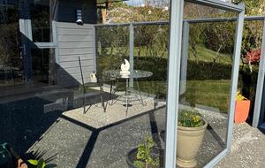 Sunlit Serenity on the Kapiti Coast - Paraparaumu, New Zealand