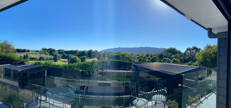 Sunlit Serenity on the Kapiti Coast - Paraparaumu, New Zealand