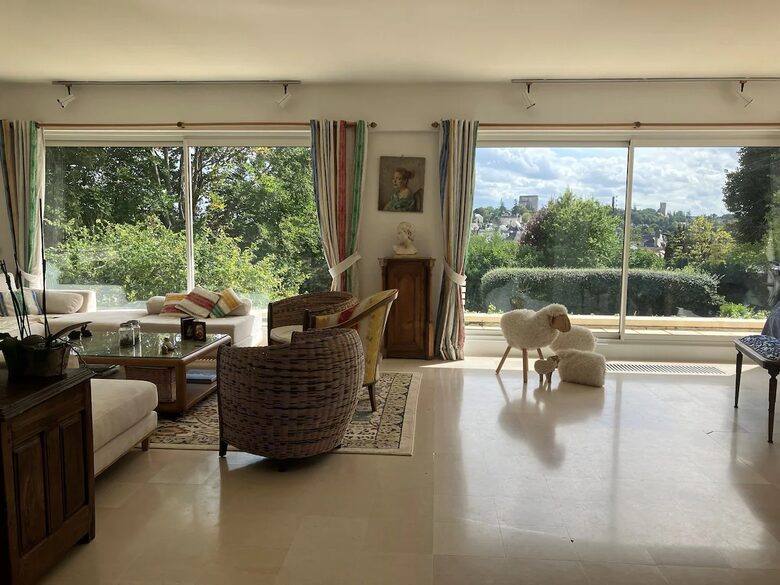 Refined Family Residence with Parkland and Pool in the Loire Valley - Loches, France