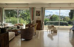 Refined Family Residence with Parkland and Pool in the Loire Valley - Loches, France